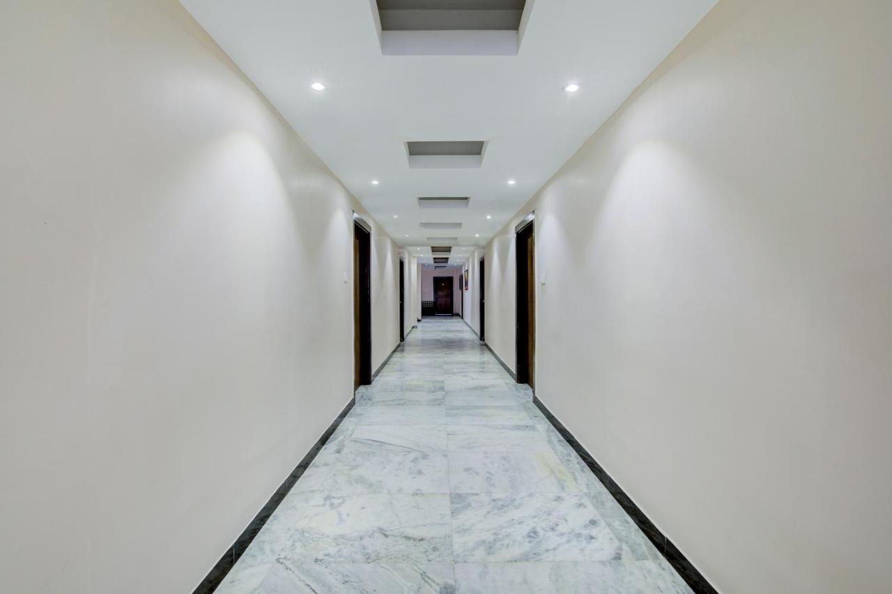 Oyo 1545 Hotel Shivani International Ahmedabad Eksteriør billede