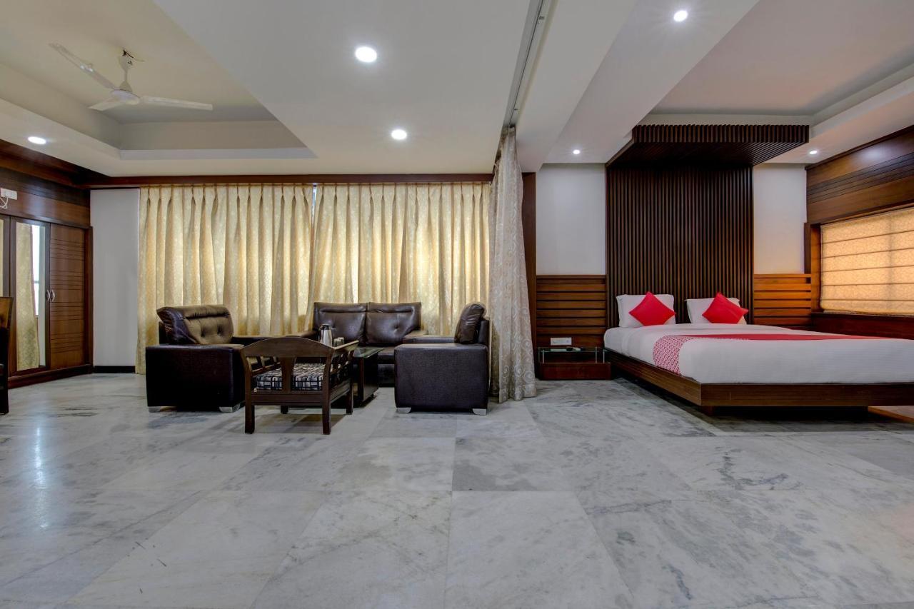 Oyo 1545 Hotel Shivani International Ahmedabad Eksteriør billede