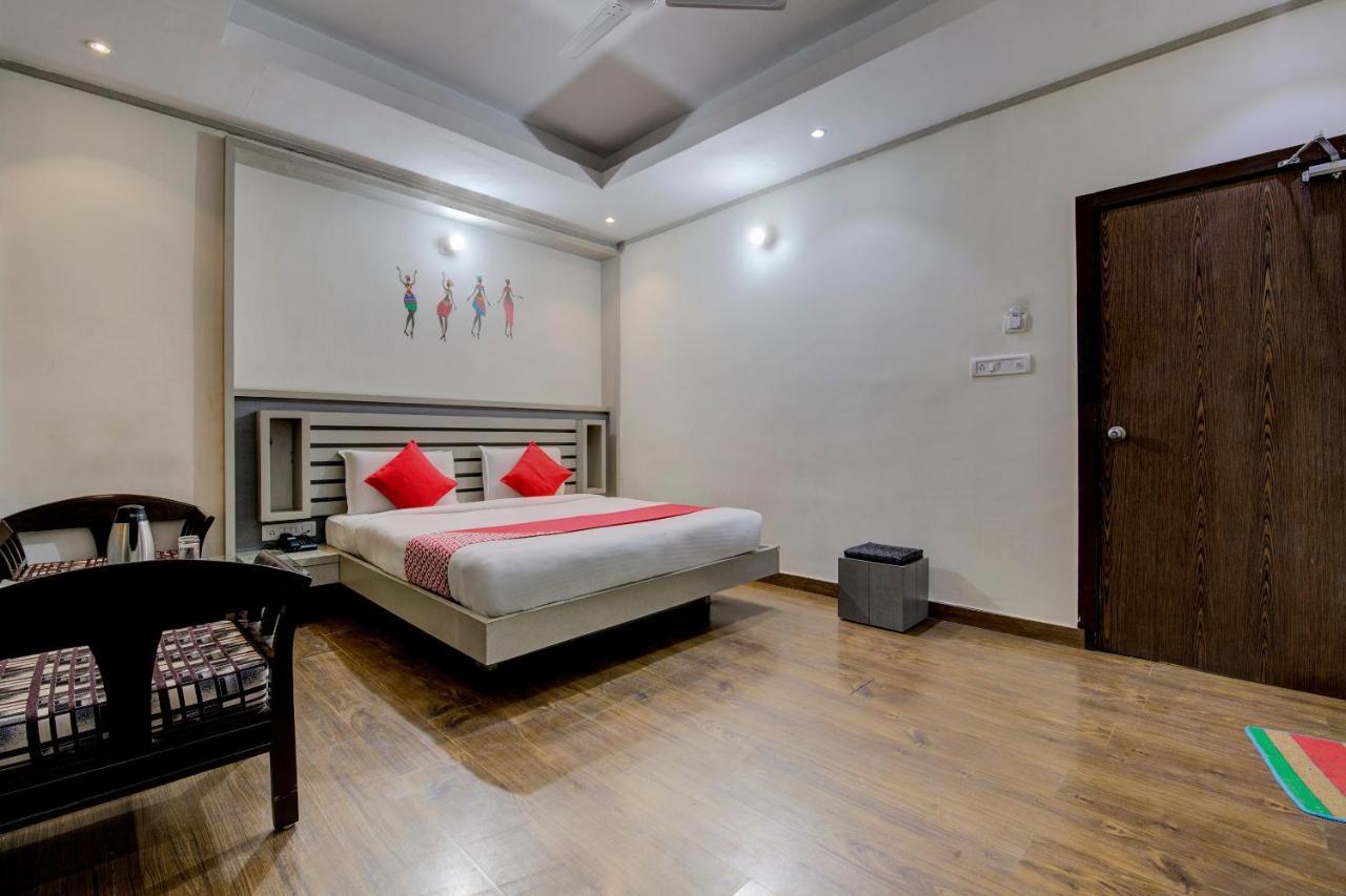 Oyo 1545 Hotel Shivani International Ahmedabad Eksteriør billede