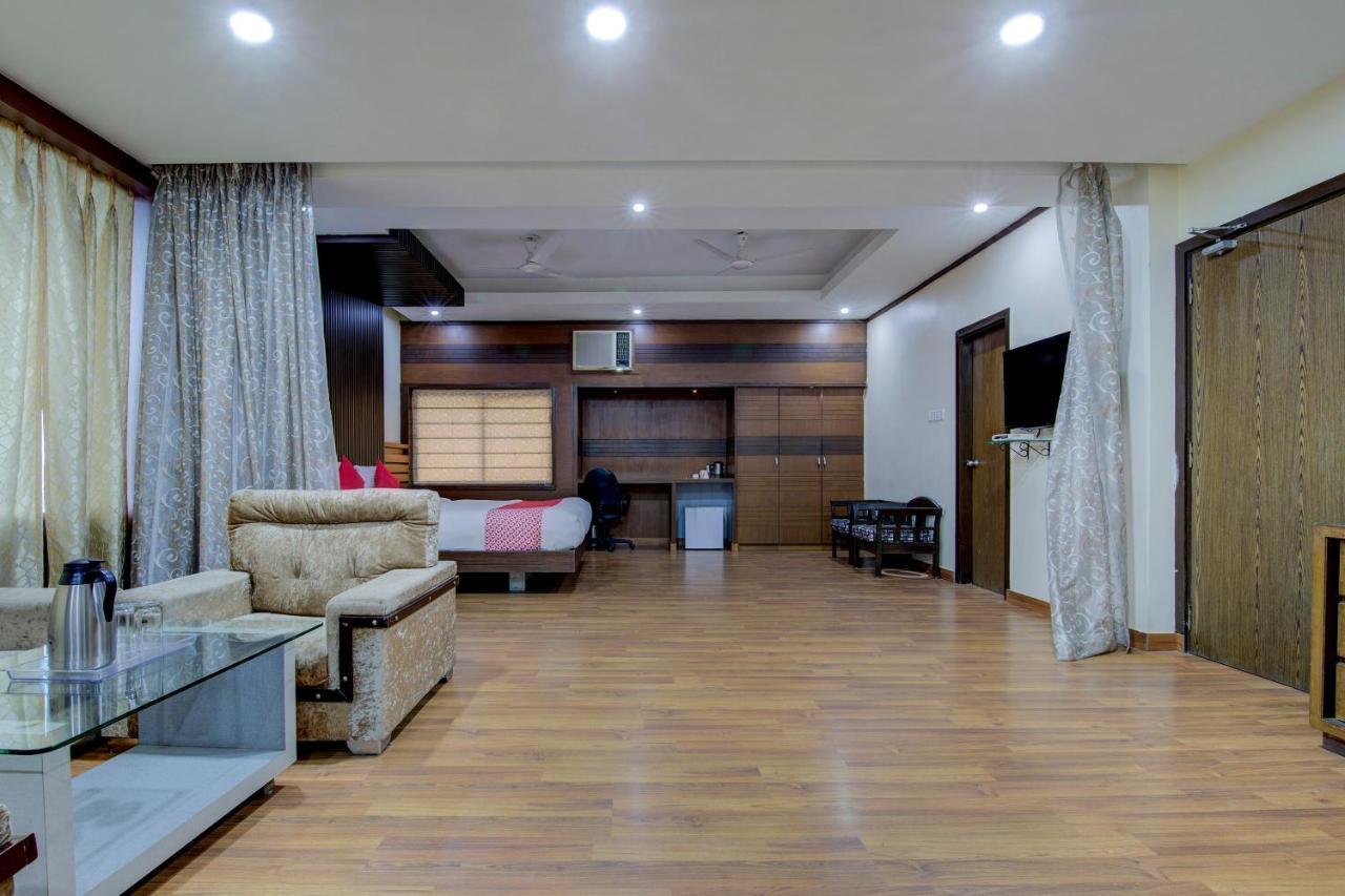 Oyo 1545 Hotel Shivani International Ahmedabad Eksteriør billede