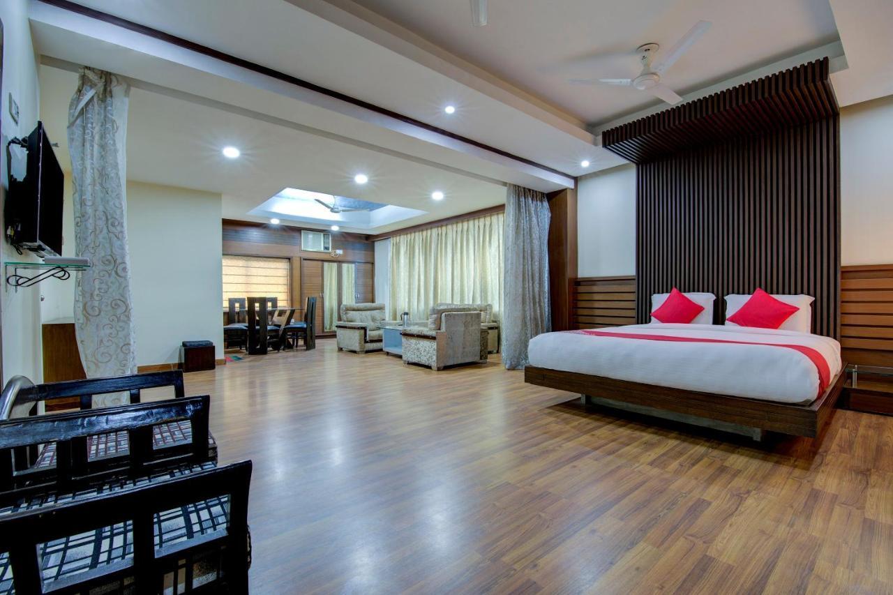 Oyo 1545 Hotel Shivani International Ahmedabad Eksteriør billede