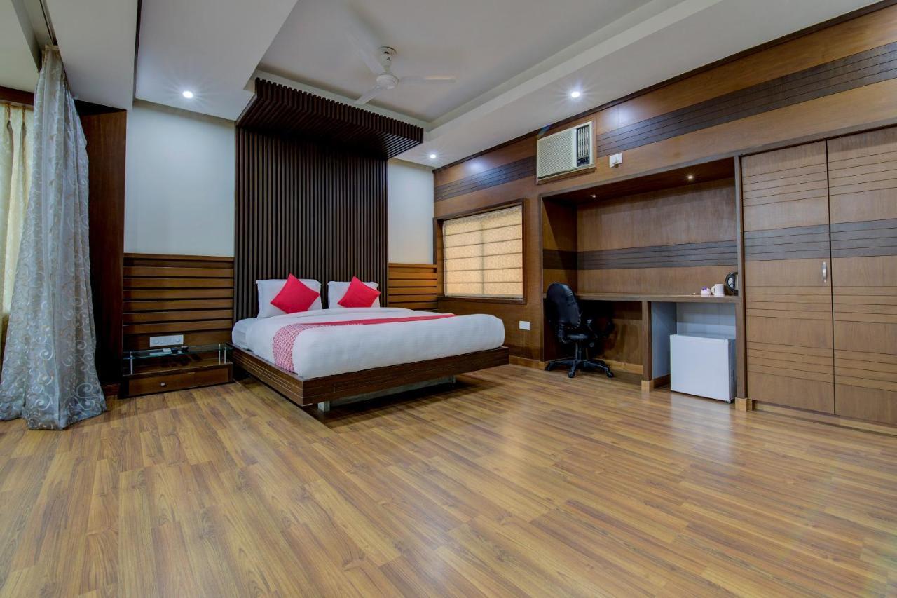 Oyo 1545 Hotel Shivani International Ahmedabad Eksteriør billede