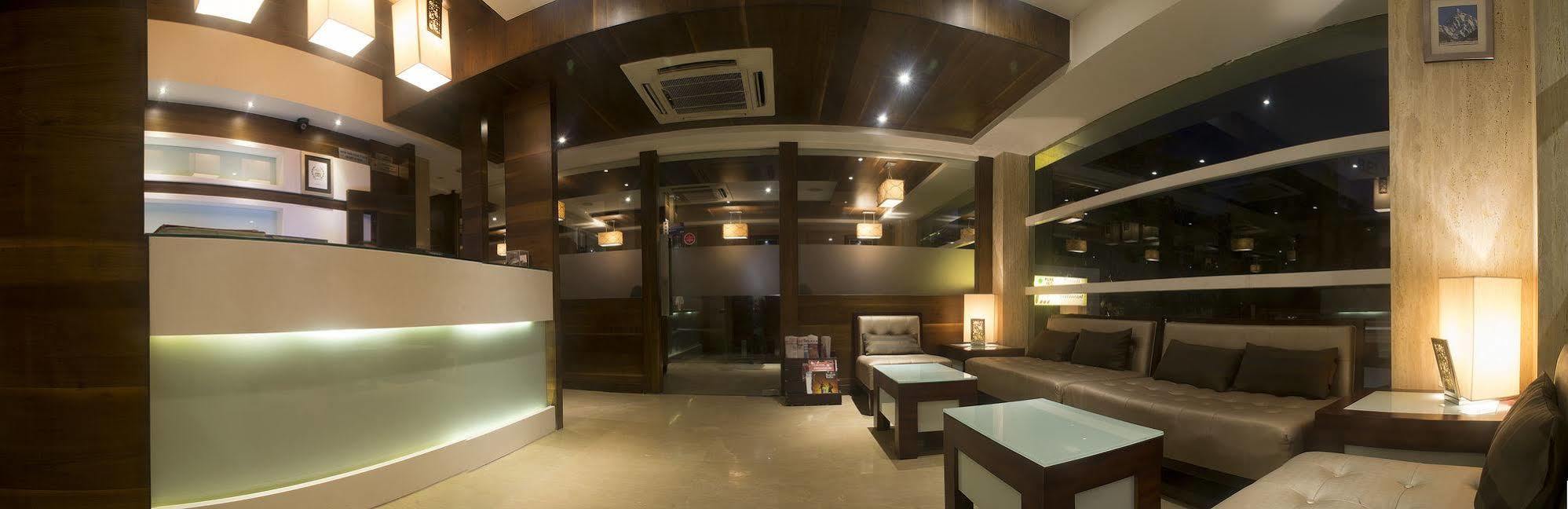 Oyo 1545 Hotel Shivani International Ahmedabad Eksteriør billede